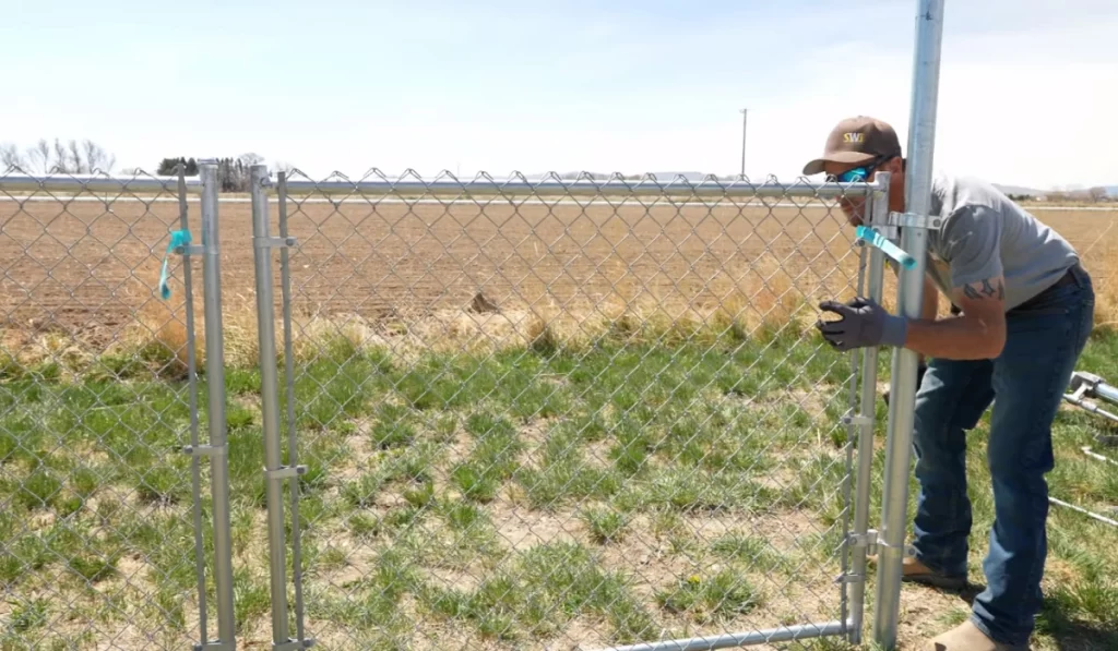 commercial fencing installation